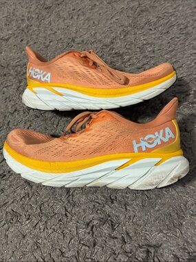 Hoka Clifton 8